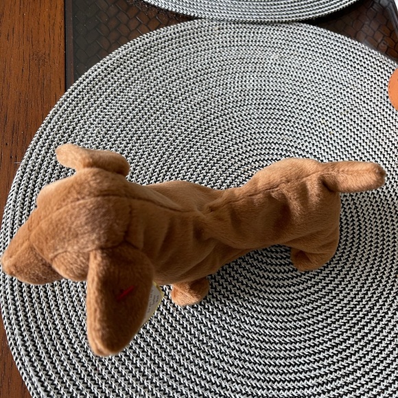 Ty Beanie Baby Dog named Weenie from 1995 - Picture 4 of 6